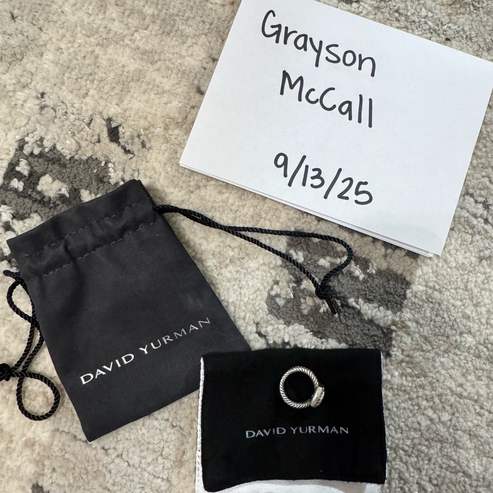 Women’s David Yurman Petite Albion Ring with Black Onyx and Diamonds - Picture 4 of 8